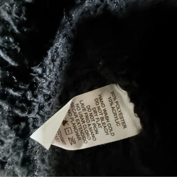 Double Zero Fuzzy Black Cardigan - Picture 5 of 6